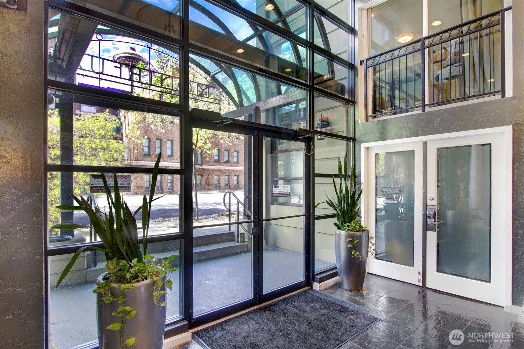 425 Vine Street #510, Seattle, WA 98121, photo 2 of 33