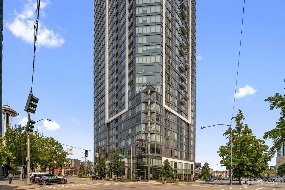 2510 6th Avenue #1107, Seattle, WA 98121, photo 3 of 40
