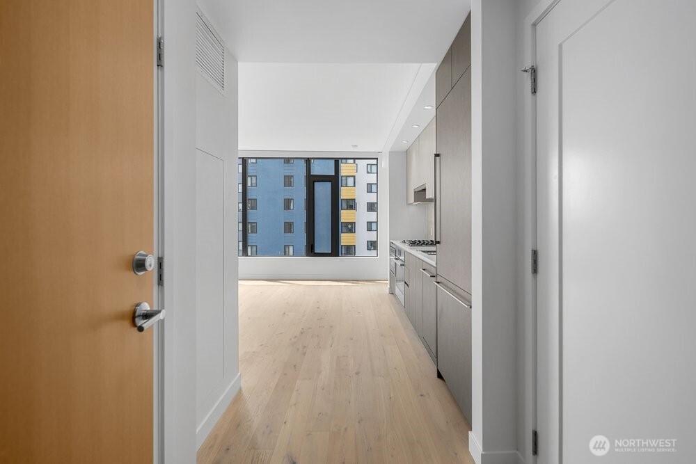 2510 6th Avenue #1107, Seattle, WA 98121, photo 4 of 40