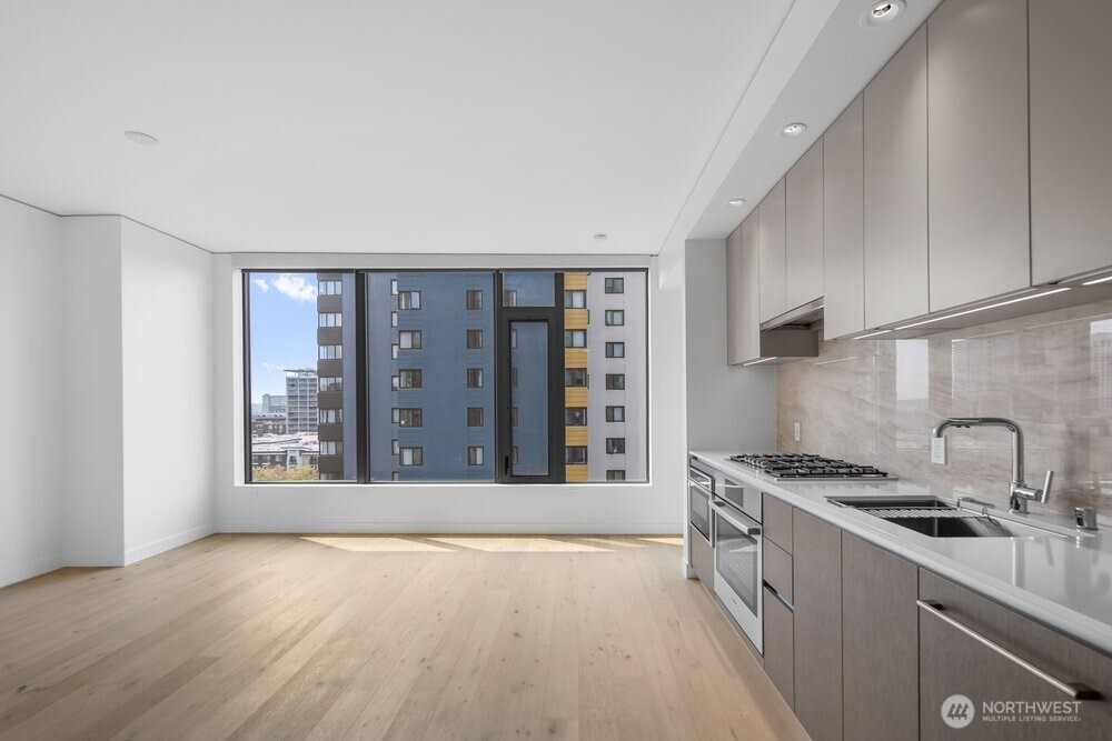 2510 6th Avenue #1107, Seattle, WA 98121, photo 5 of 40