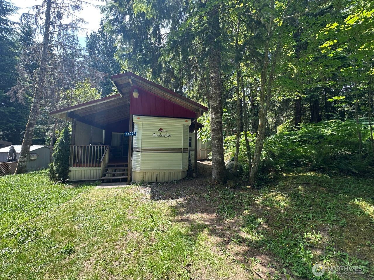 44772 Nika Kena Trail