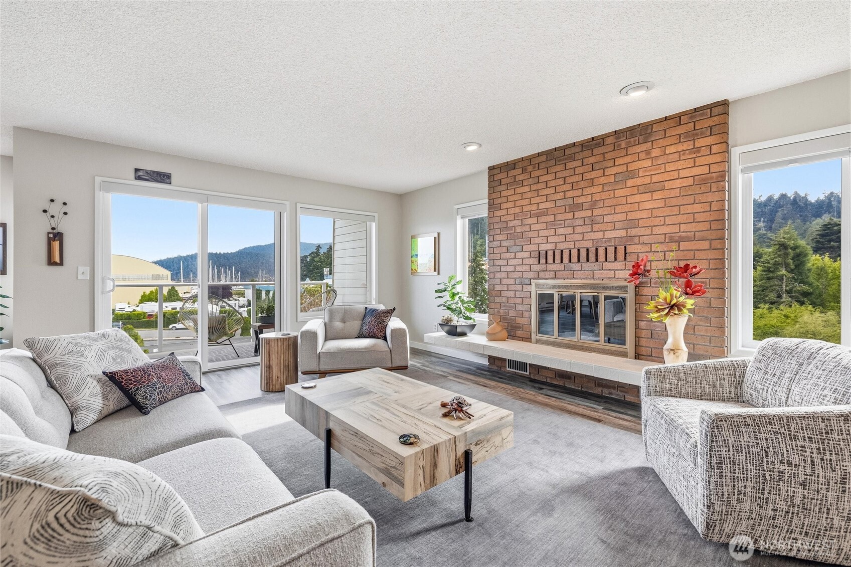 1800 Skyline Way #306