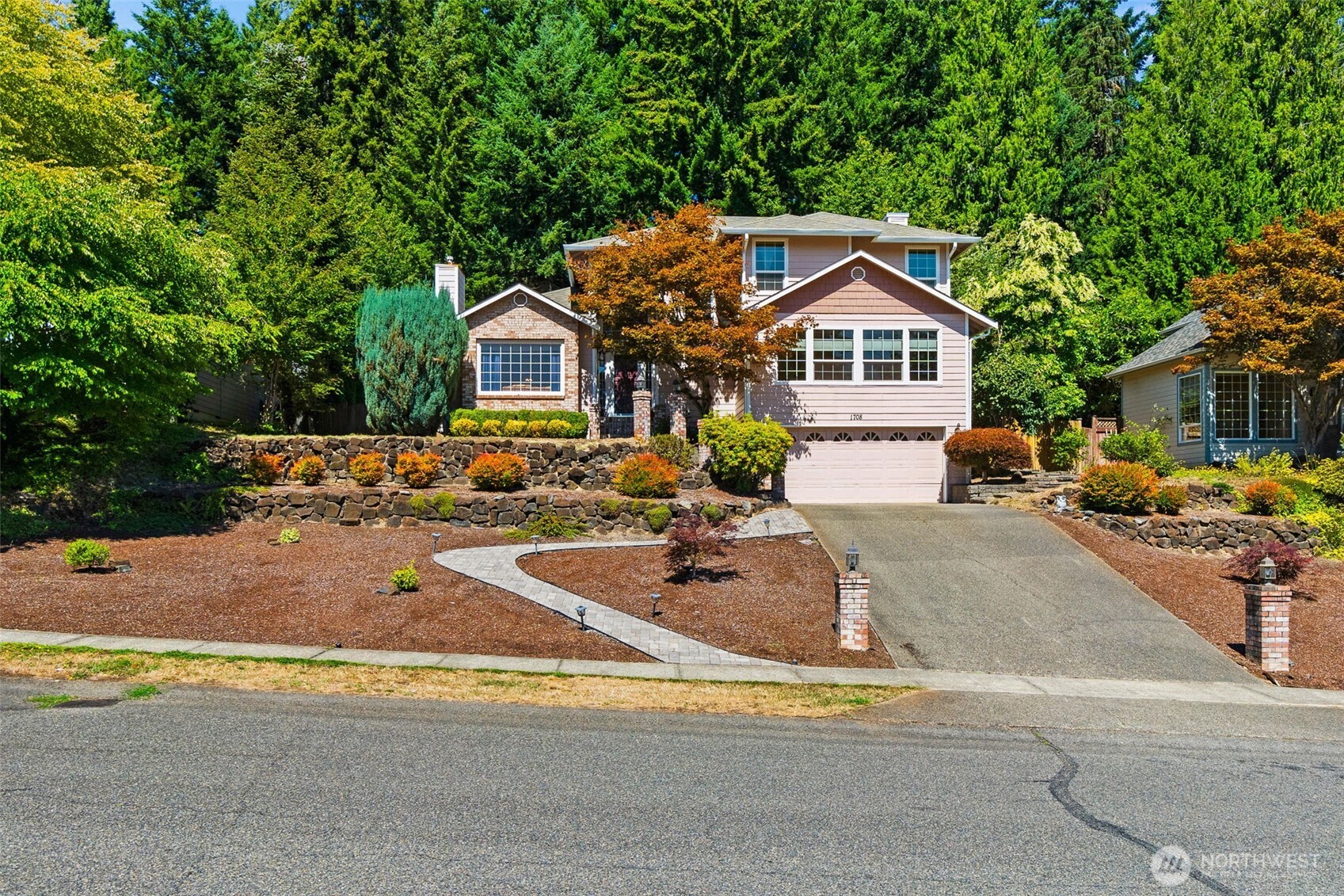 1708 Arab Drive SE
