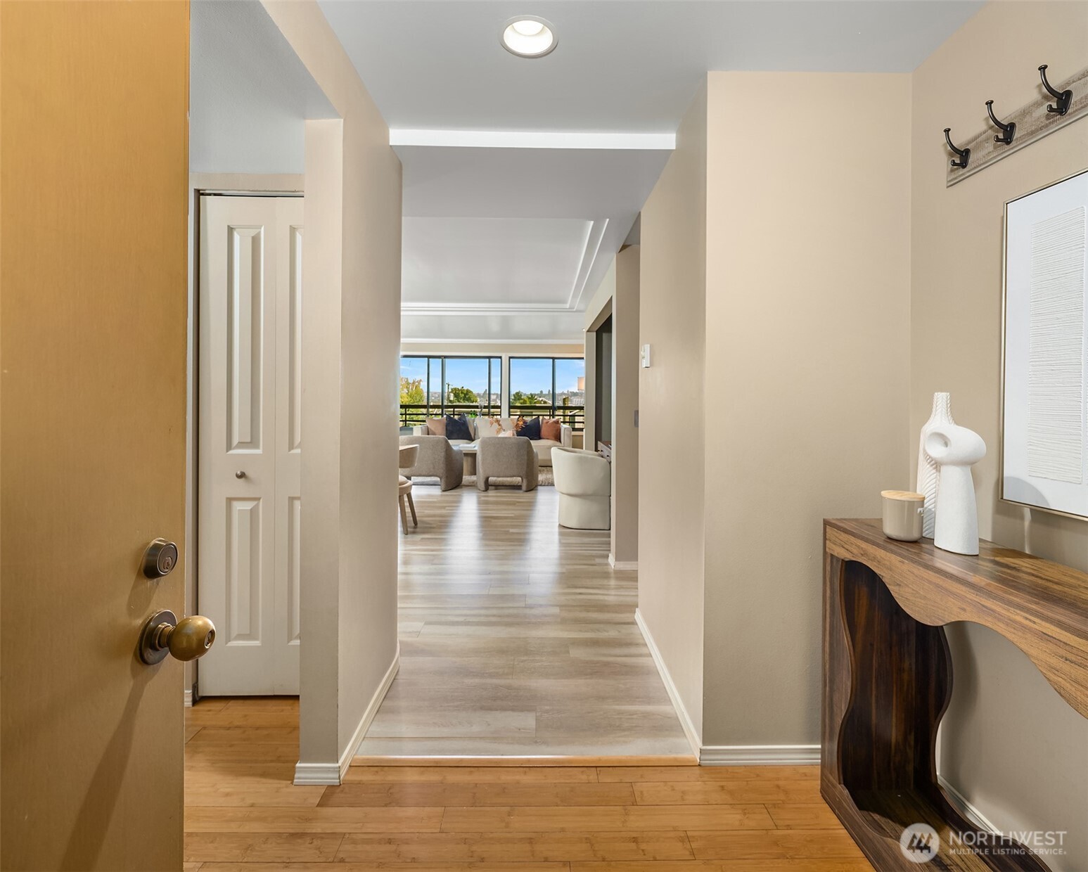 700 Crockett Street #104, Seattle, WA 98109, photo 3 of 35