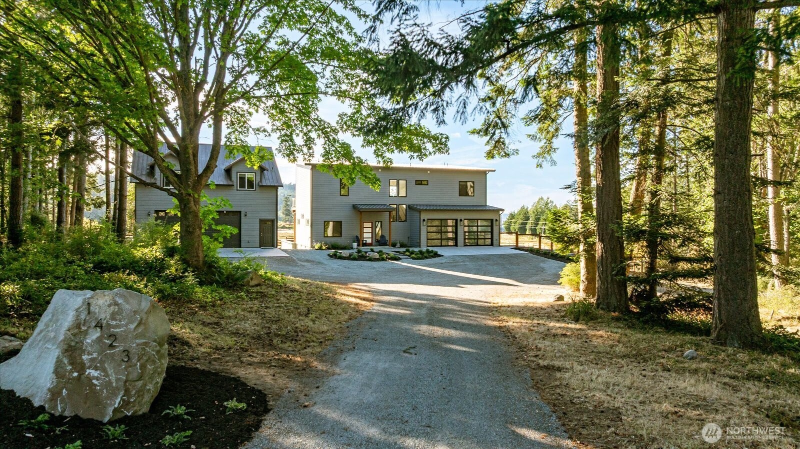 1423 Rose Lane