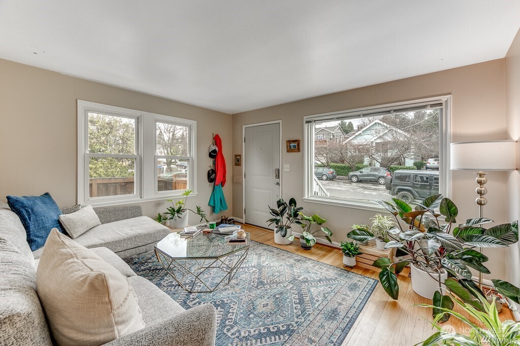 6041 5th Avenue NW, Seattle, WA 98107, photo 3 of 20
