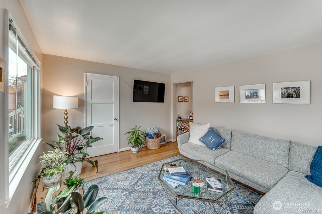 6041 5th Avenue NW, Seattle, WA 98107, photo 5 of 20