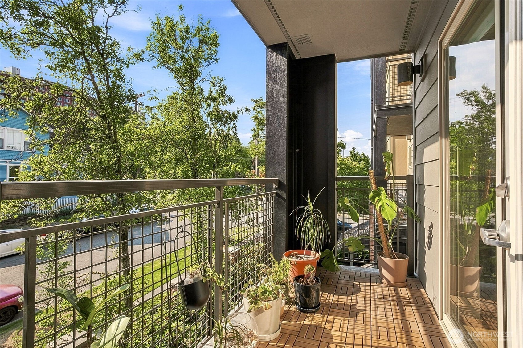 412 11th Avenue #303, Seattle, WA 98122, photo 2 of 24