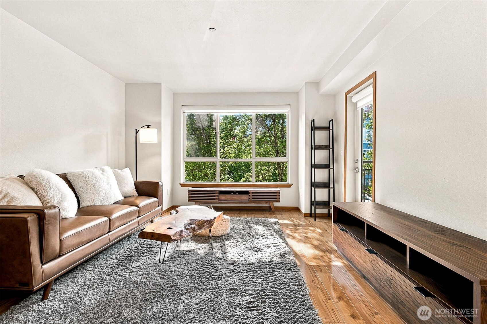 412 11th Avenue #303, Seattle, WA 98122, photo 4 of 24