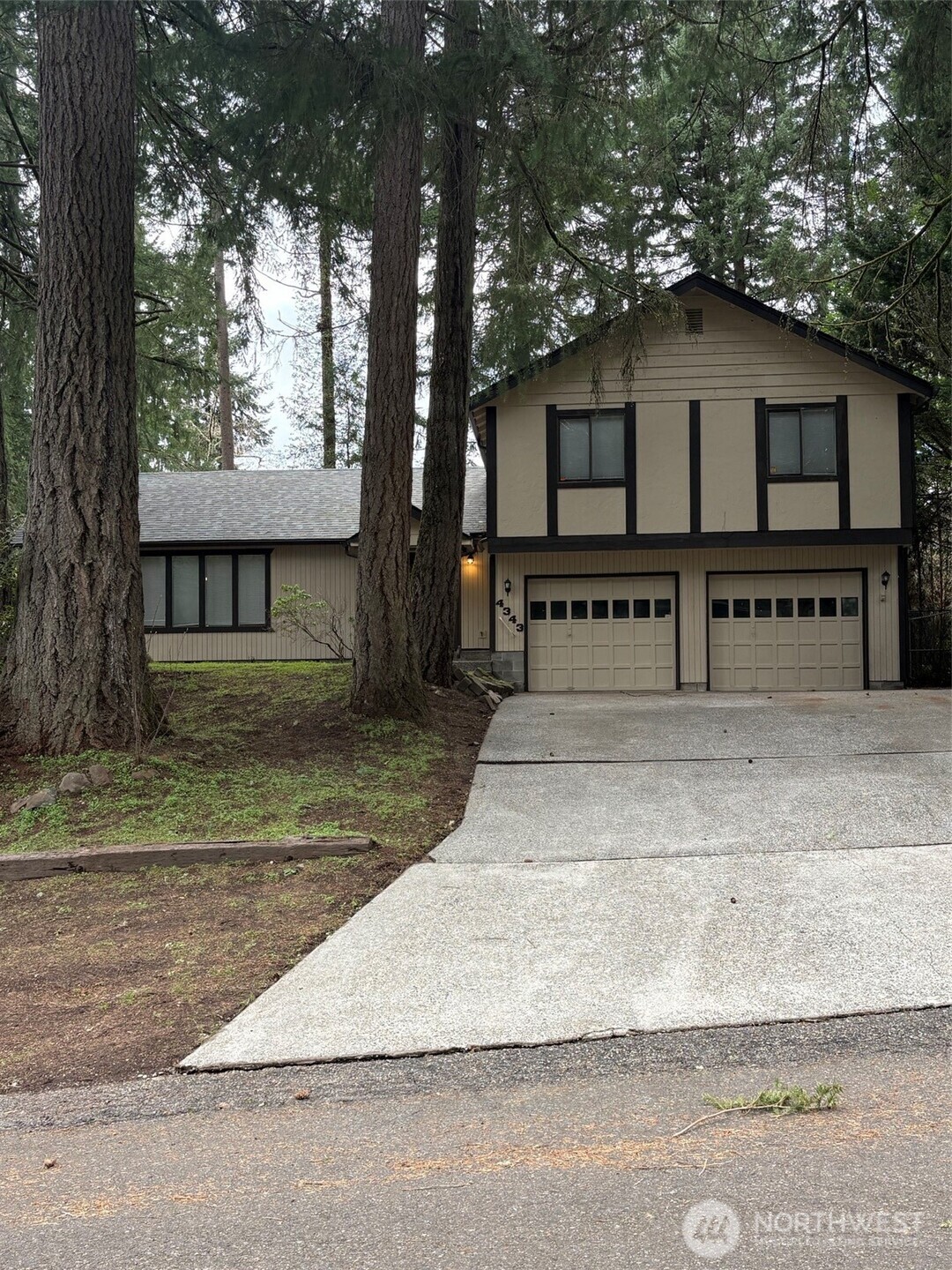 4343 Highline Drive SE