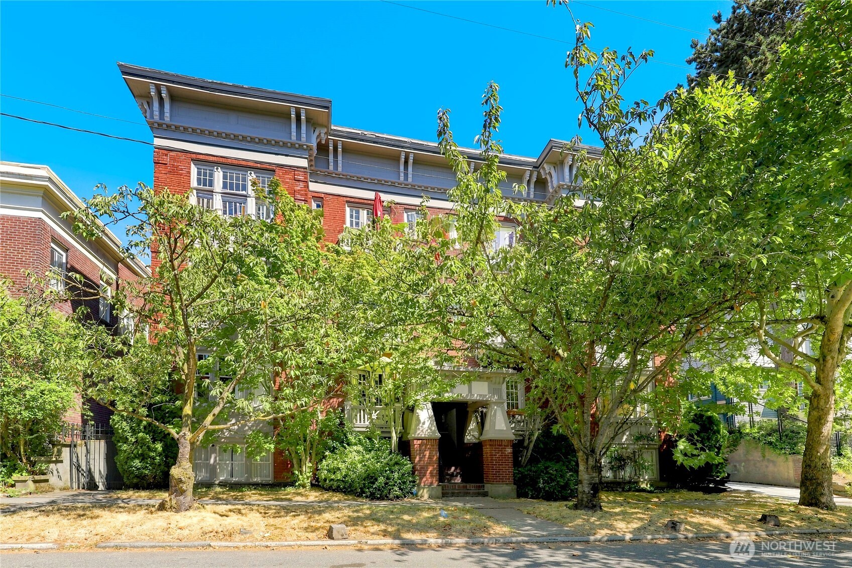 214 13th Avenue E #2, Seattle, WA 98102, photo 2 of 23