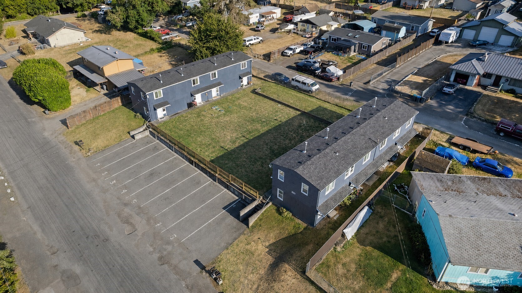 2821 2831 NE Center Street #1-8