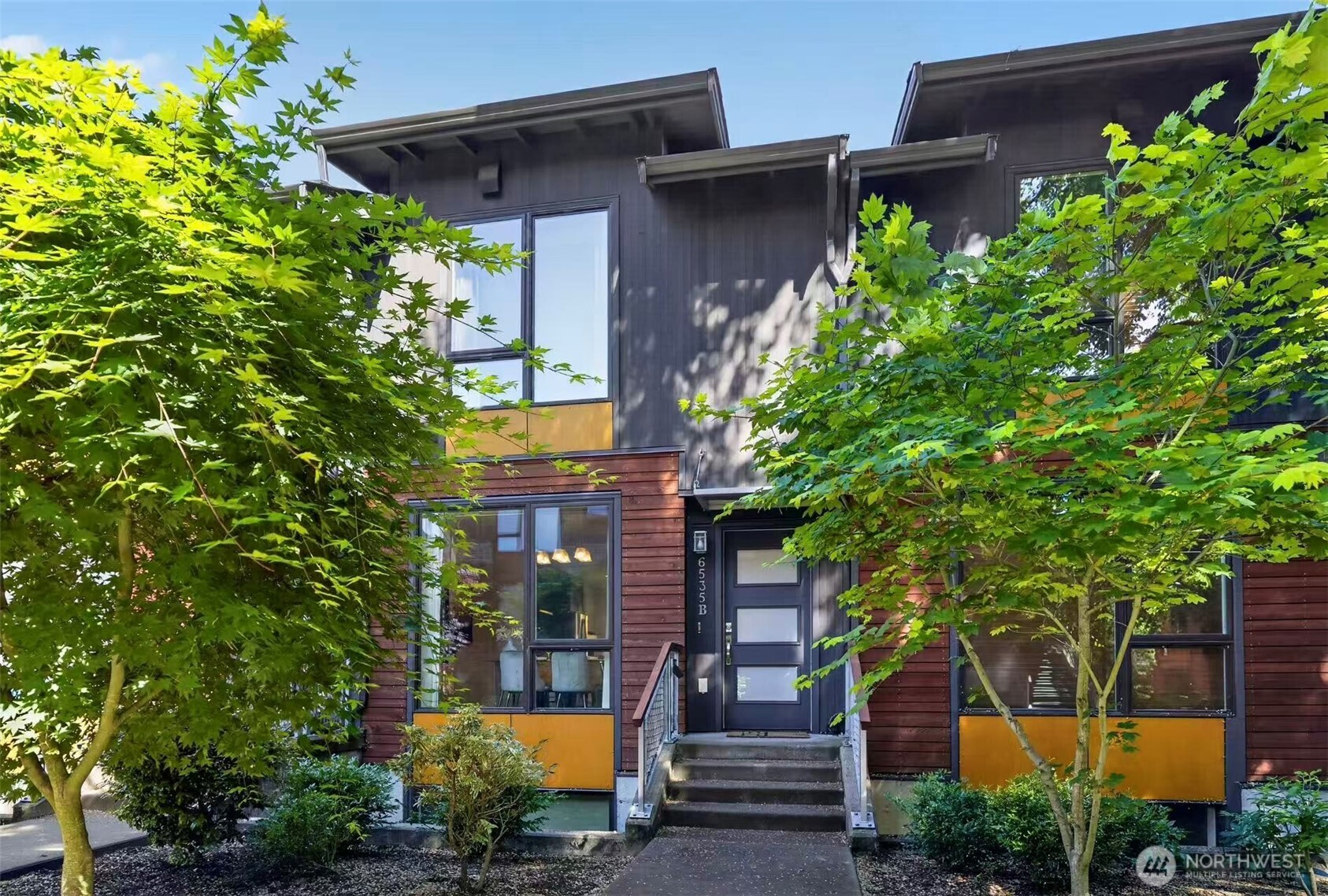 6535 34th Avenue NE #B, Seattle, WA 98115-7247, photo 2 of 27