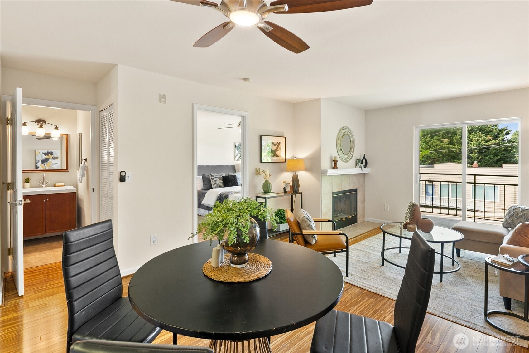 9750 Greenwood Avenue N #203, Seattle, WA 98103, photo 5 of 22