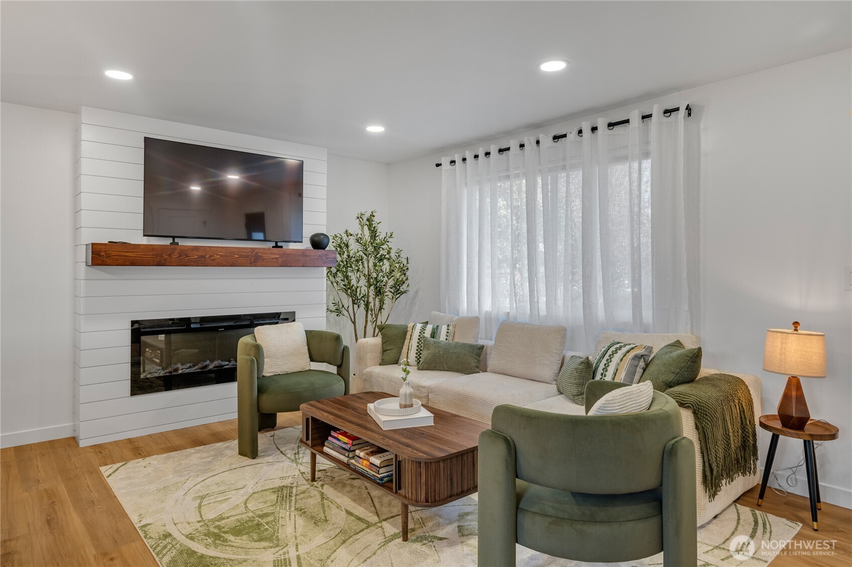 7935 13th Avenue SW #1, Seattle, WA 98106, photo 4 of 37