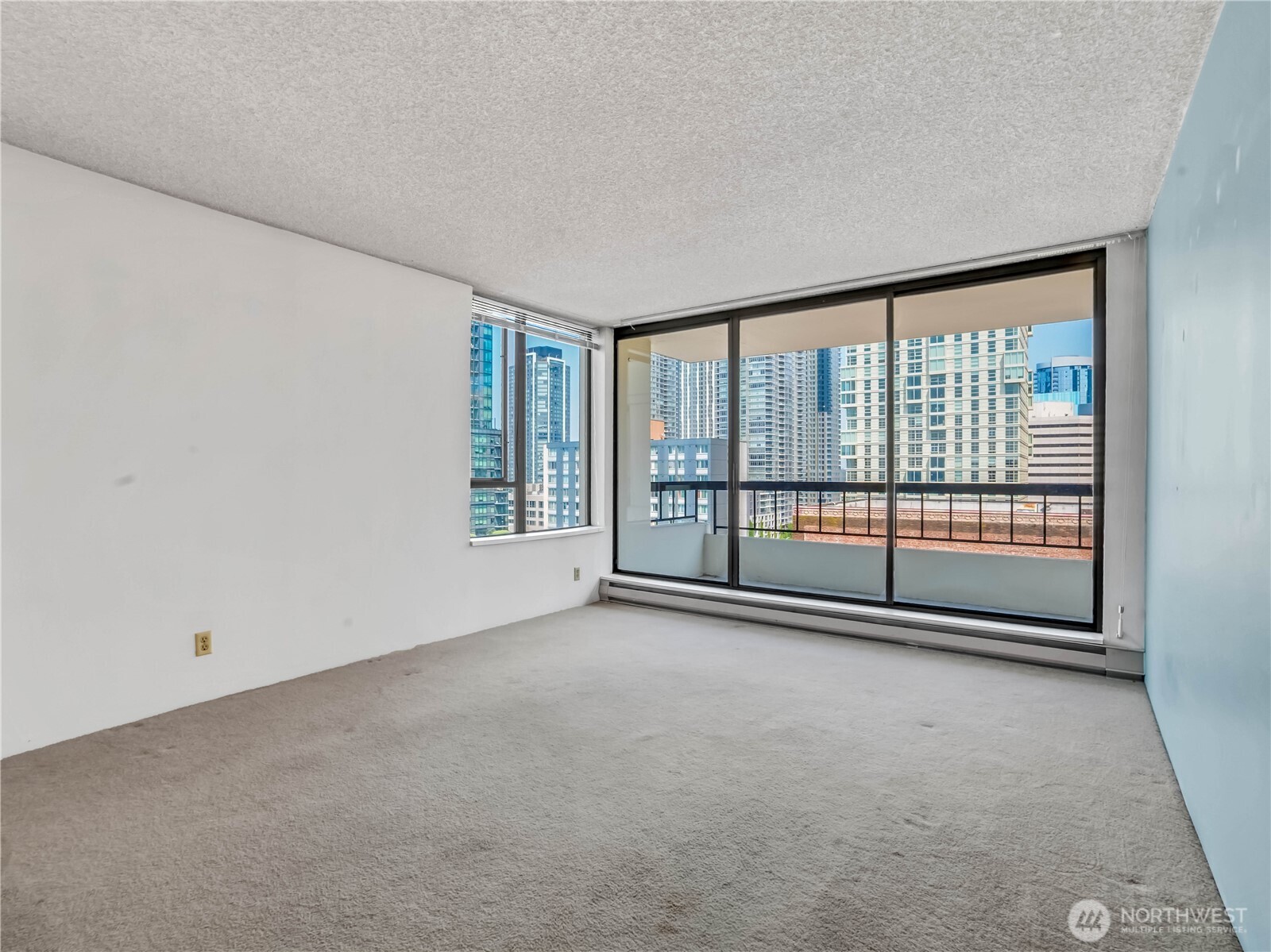 2201 3rd Avenue #1205, Seattle, WA 98121, photo 2 of 23