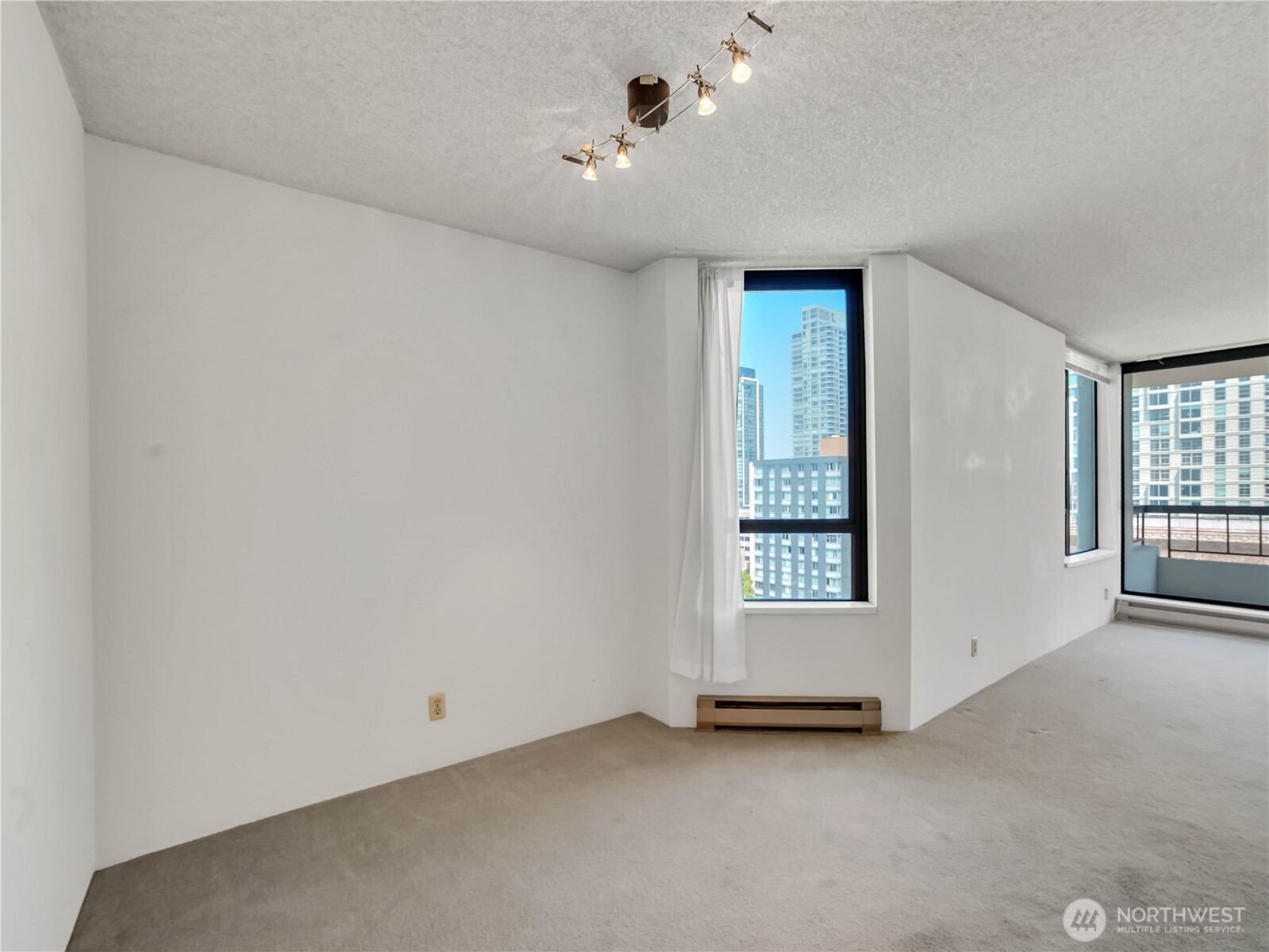 2201 3rd Avenue #1205, Seattle, WA 98121, photo 4 of 23