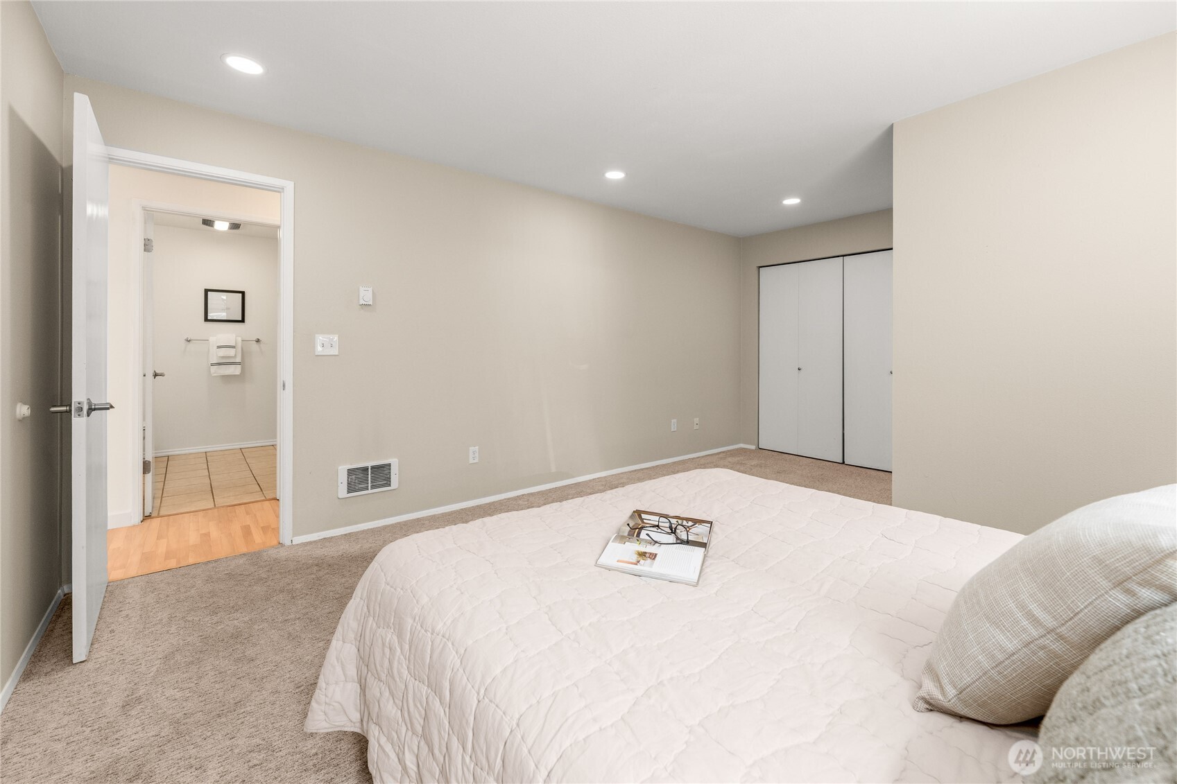 555 Prospect Street #1, Seattle, WA 98109-3868, photo 4 of 27
