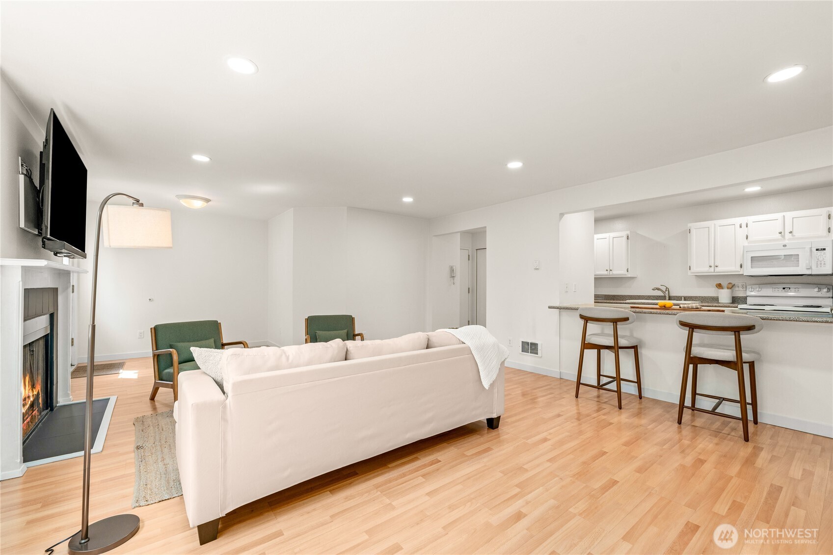 555 Prospect Street #1, Seattle, WA 98109-3868, photo 2 of 27