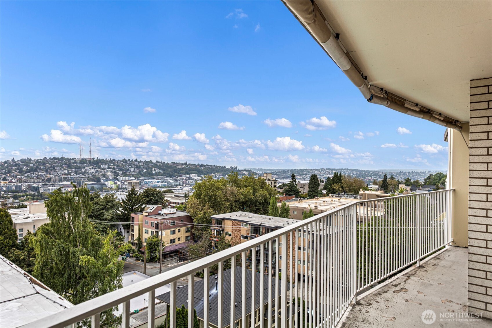 525 Belmont Avenue E #6C, Seattle, WA 98102, photo 3 of 18