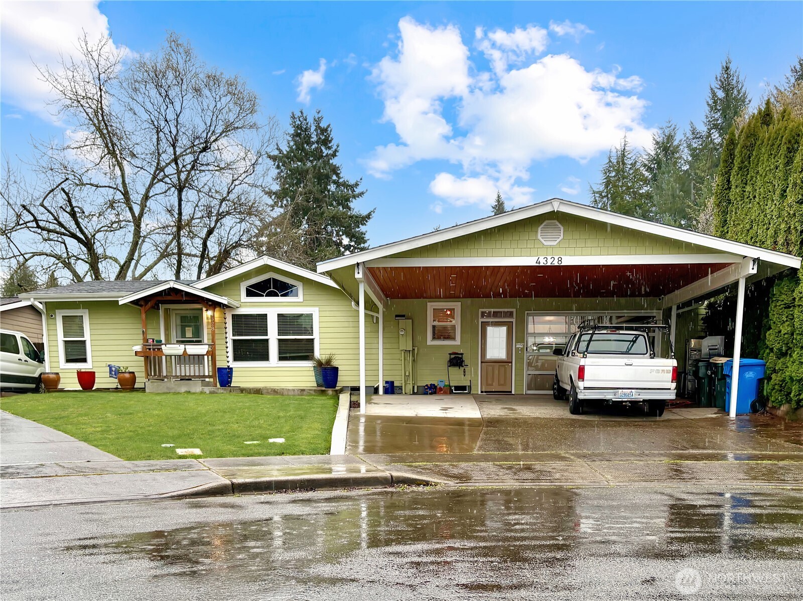 4328 Lakeview Ct