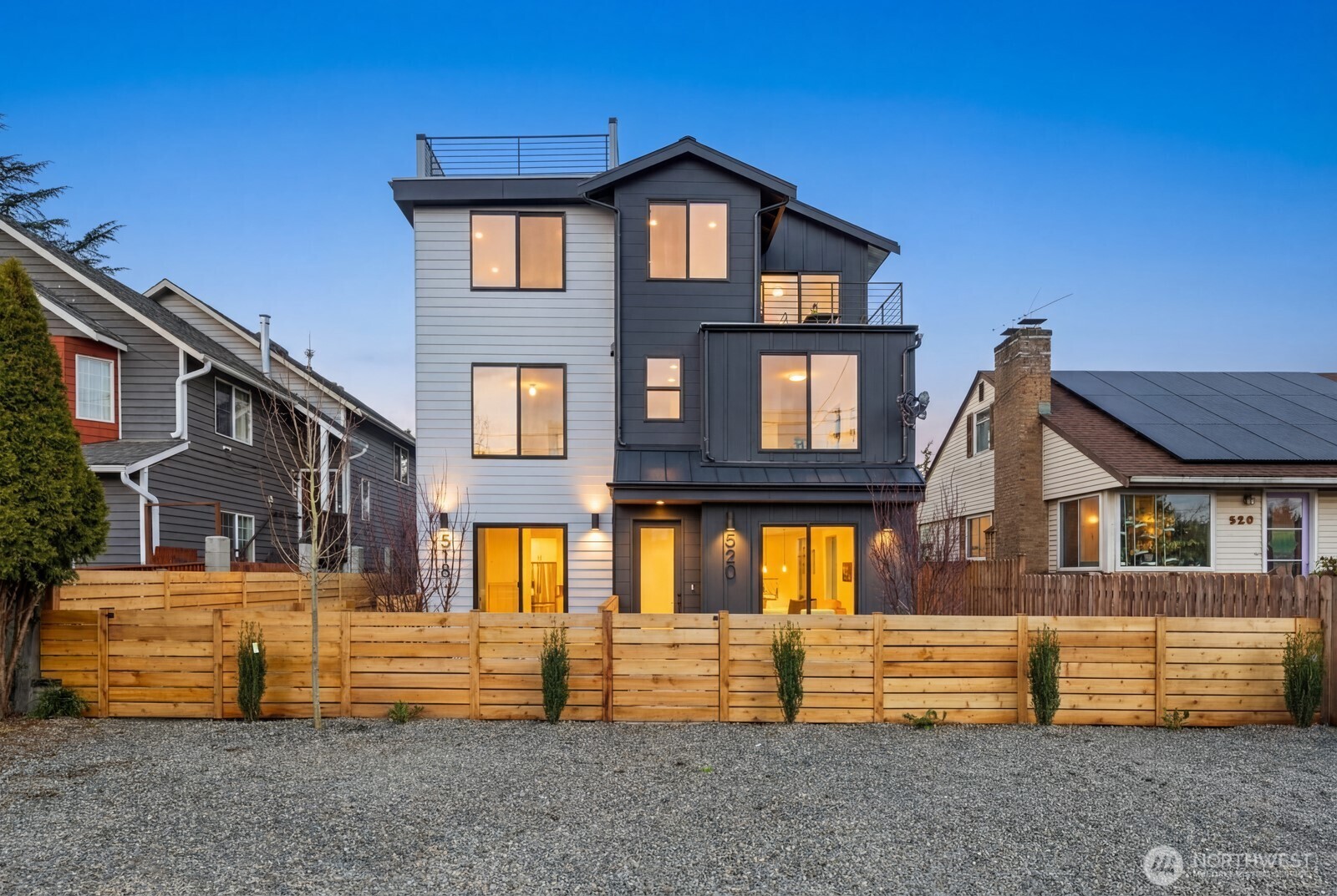 518 N 102nd Street, Seattle, WA 98133, photo 4 of 14