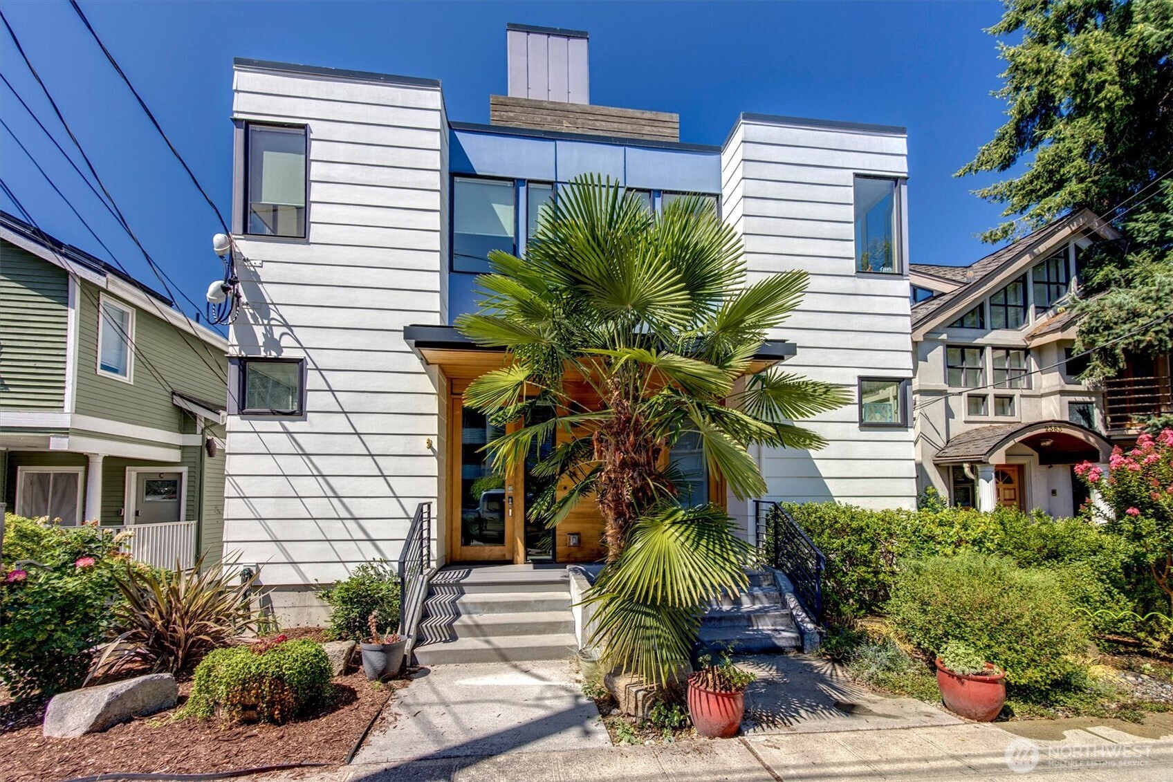 2359 Yale Avenue E #A, Seattle, WA 98102, photo 2 of 23
