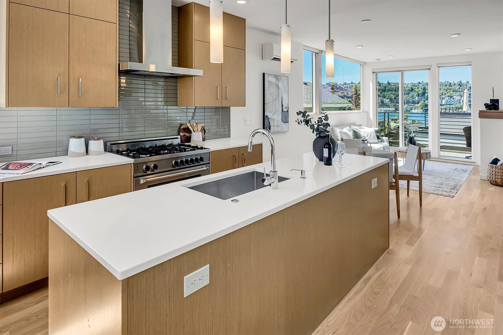 2359 Yale Avenue E #A, Seattle, WA 98102, photo 4 of 23