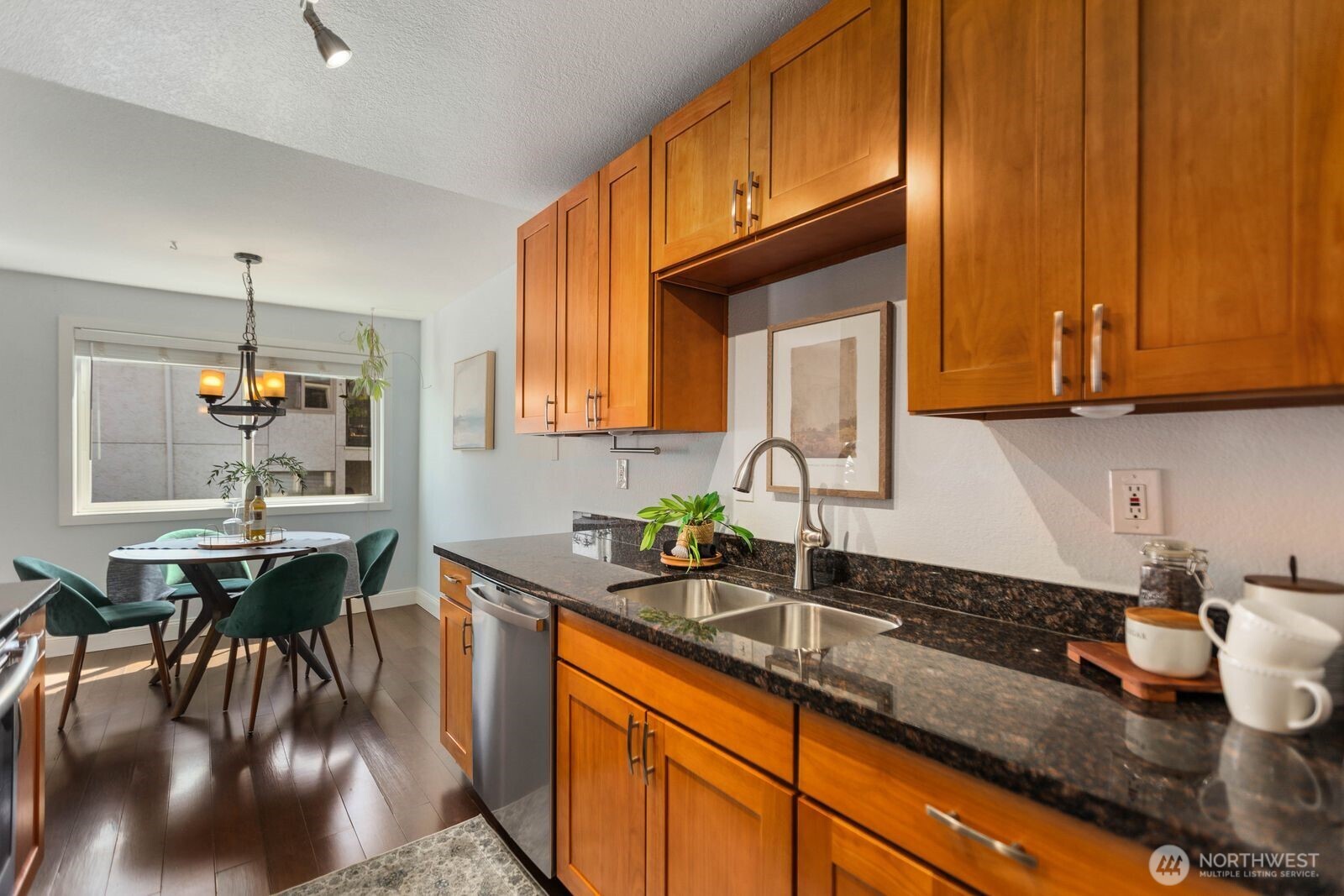 10110 Greenwood Avenue N #204, Seattle, WA 98133, photo 4 of 17