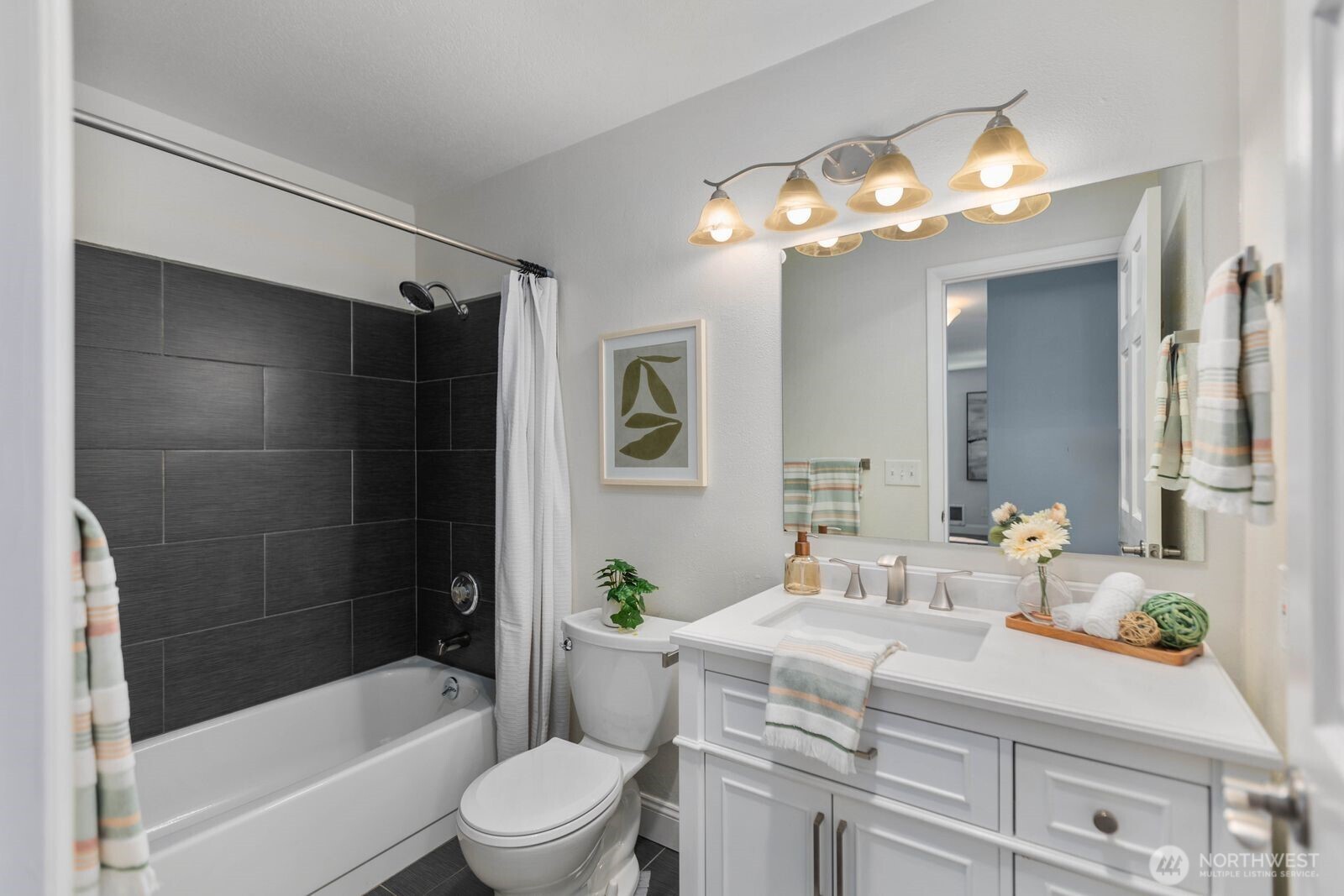 10110 Greenwood Avenue N #204, Seattle, WA 98133, photo 3 of 17