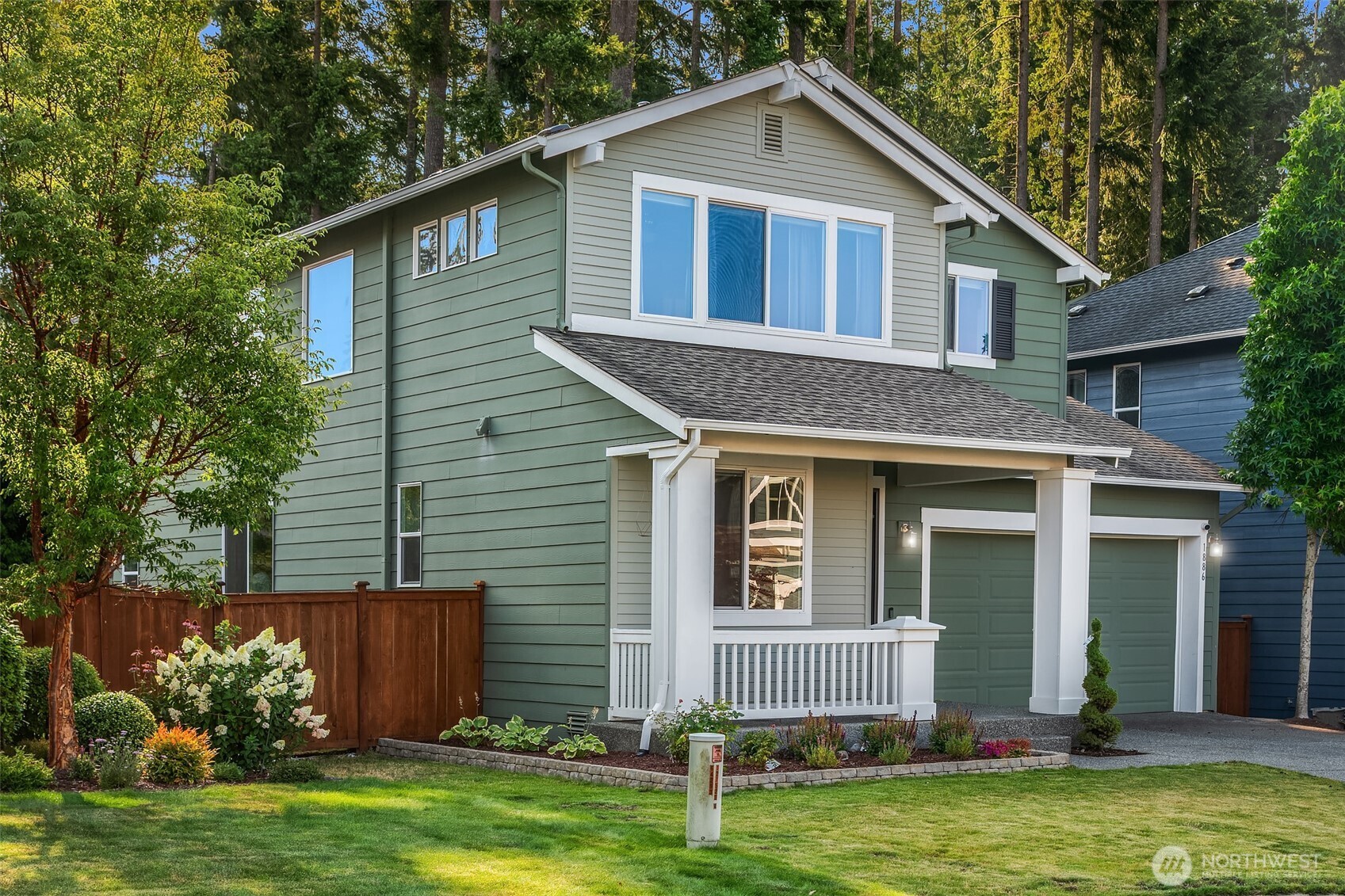1886 Claret Loop NW