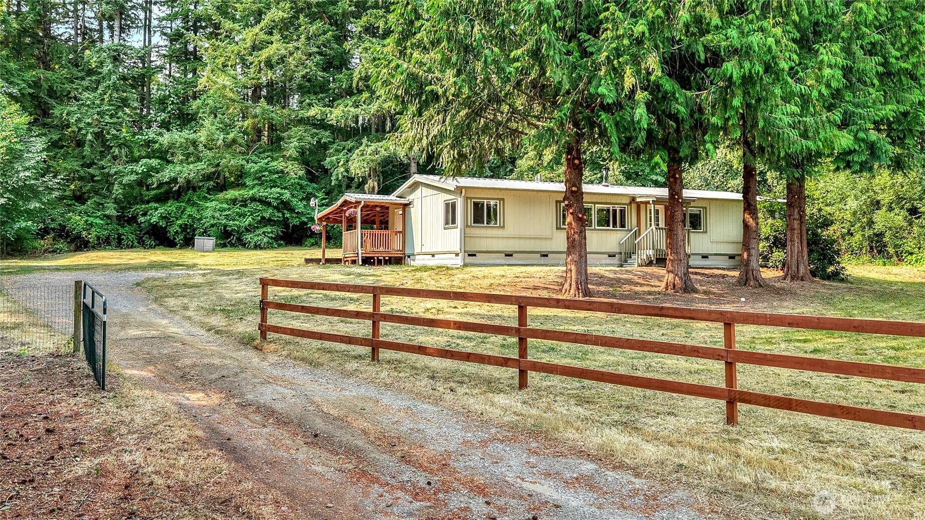 330 SW Dogwood Road