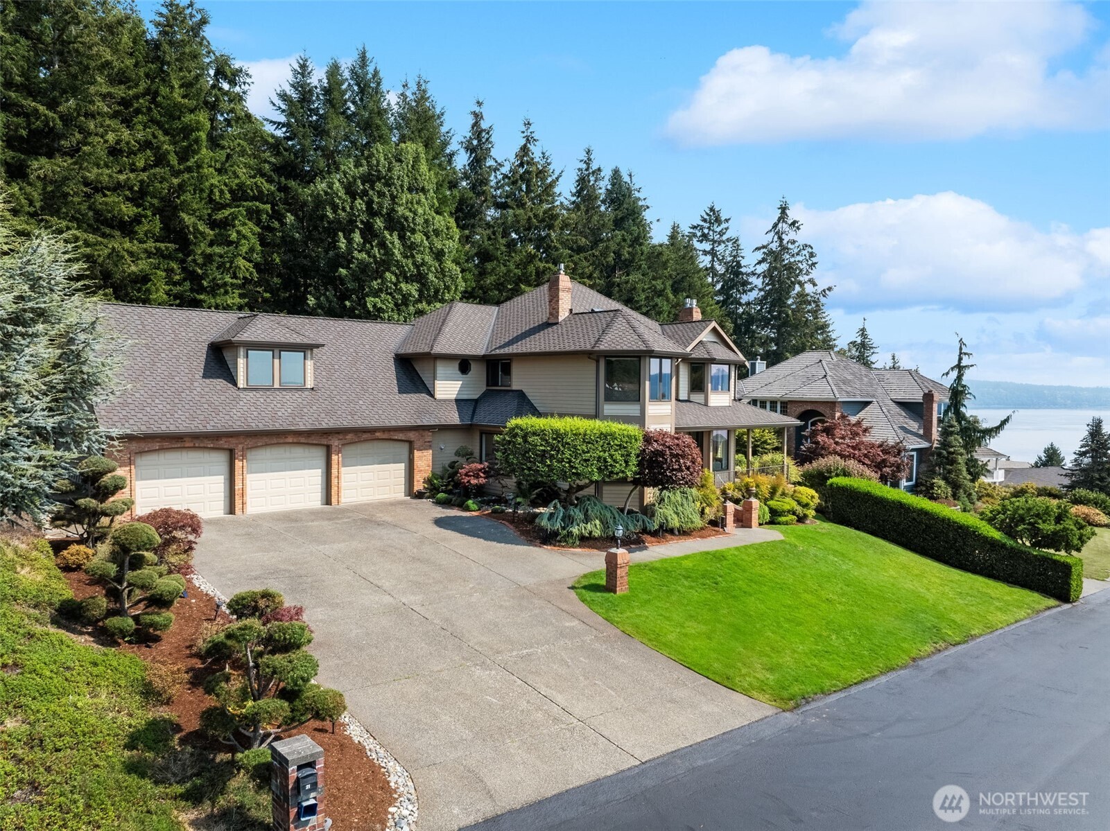 21 33rd Avenue Ct NW