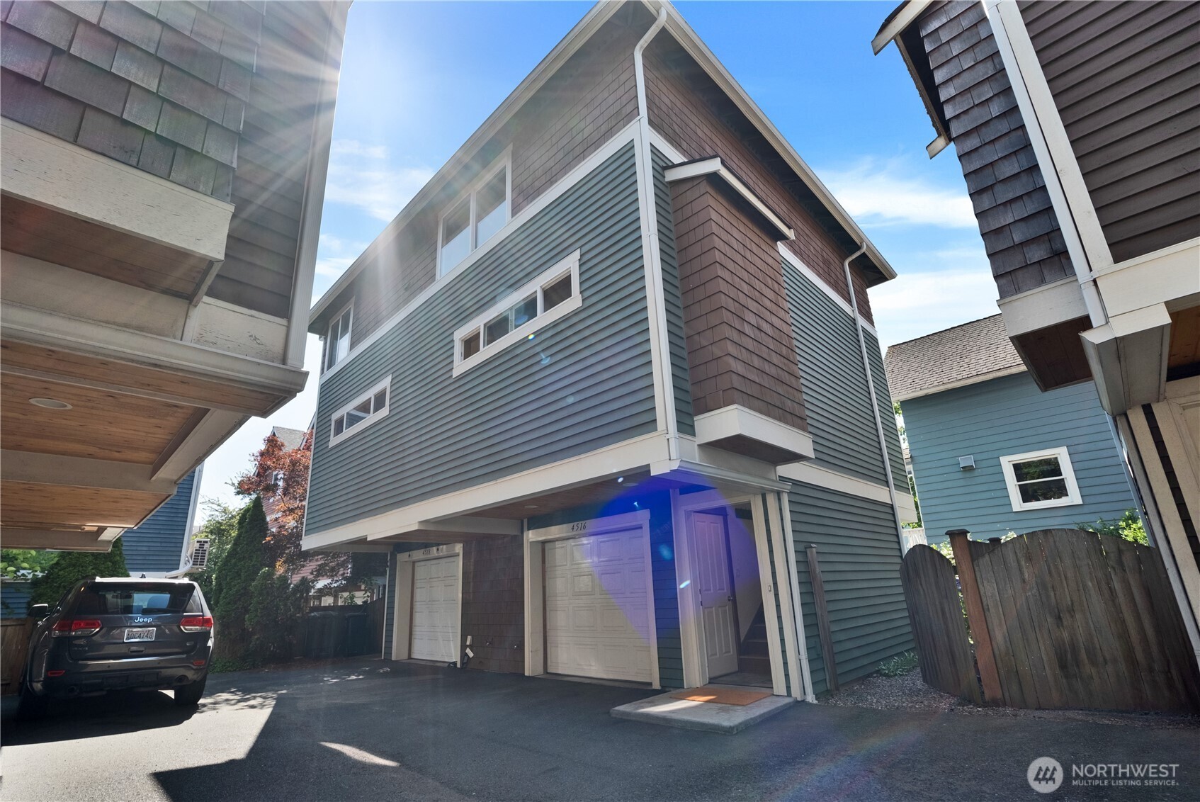 4516 Dayton Avenue N, Seattle, WA 98103, photo 2 of 20