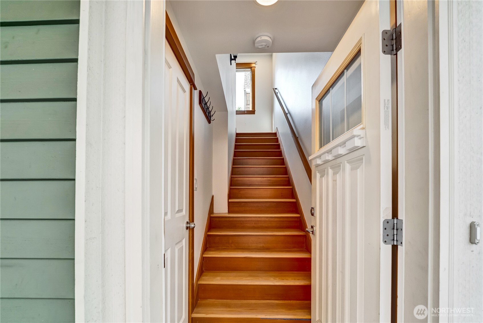 4516 Dayton Avenue N, Seattle, WA 98103, photo 3 of 20