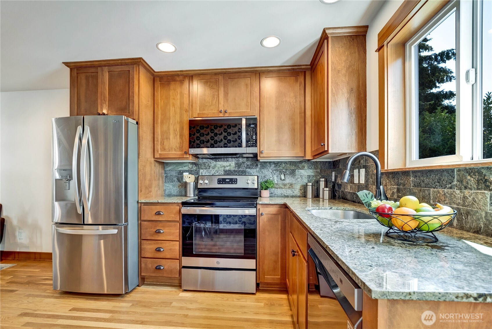 4516 Dayton Avenue N, Seattle, WA 98103, photo 4 of 20