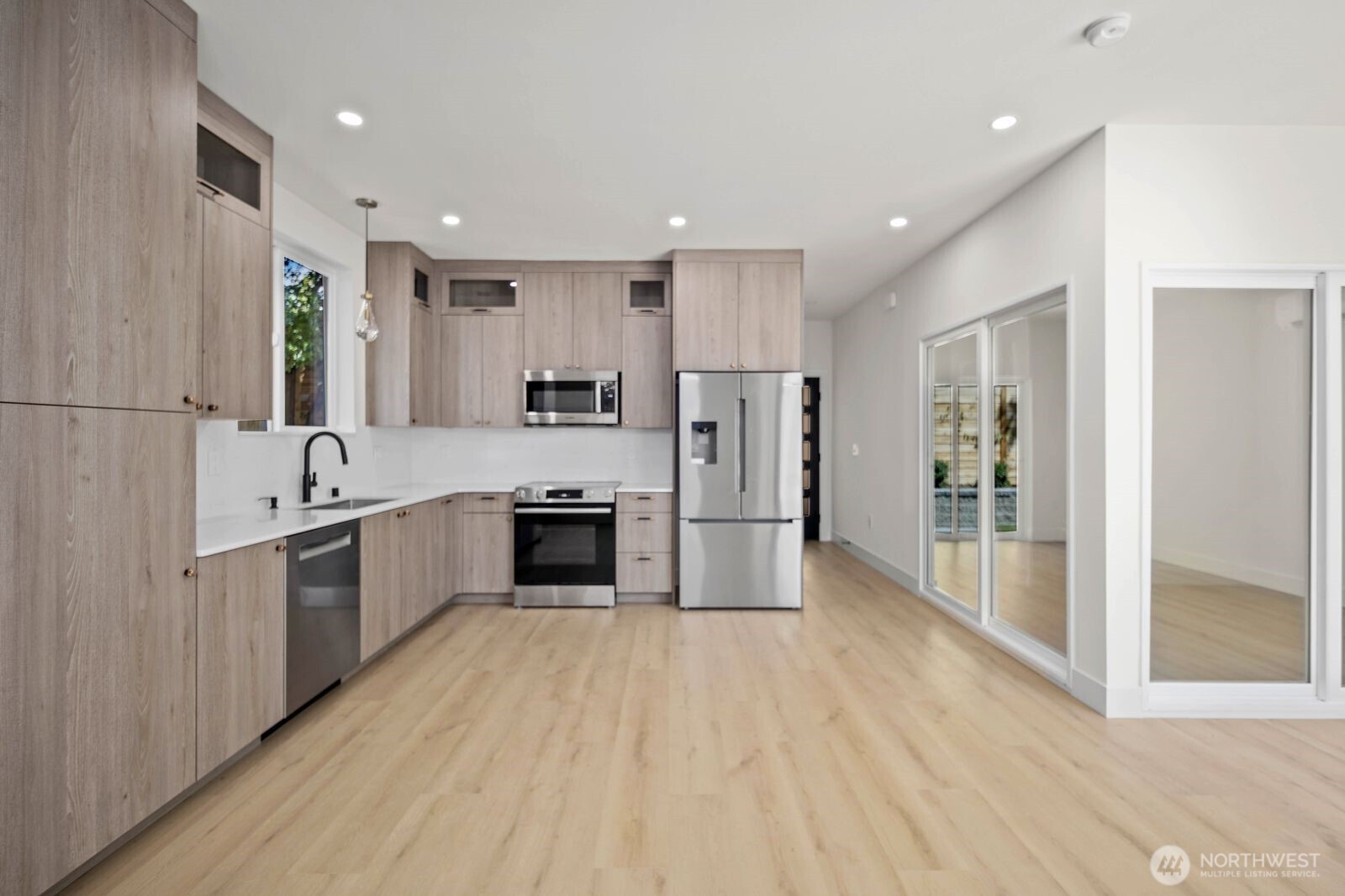 11744 Dayton Avenue N, Seattle, WA 98133, photo 5 of 29