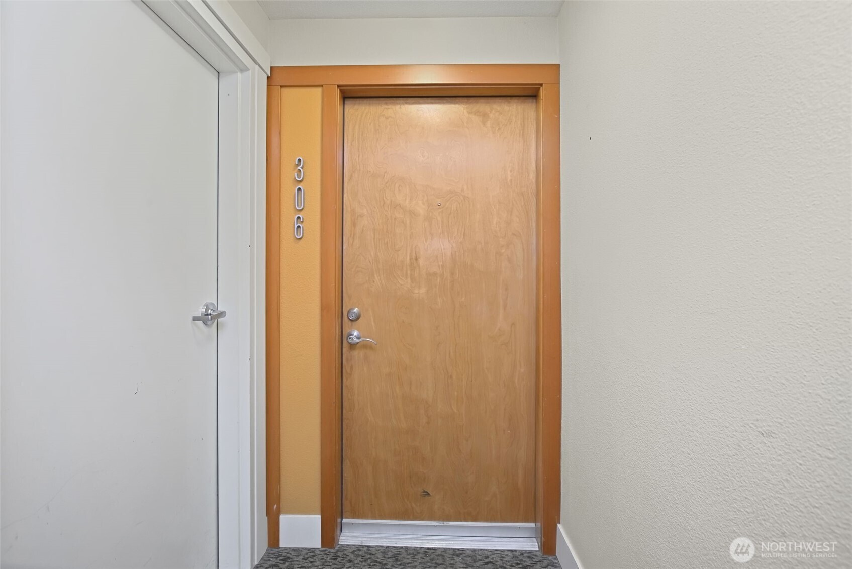 626 4th Avenue W #306, Seattle, WA 98119, photo 2 of 40