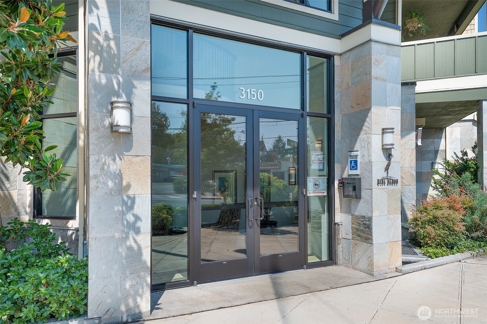 3150 W Government Way #201, Seattle, WA 98199, photo 2 of 36