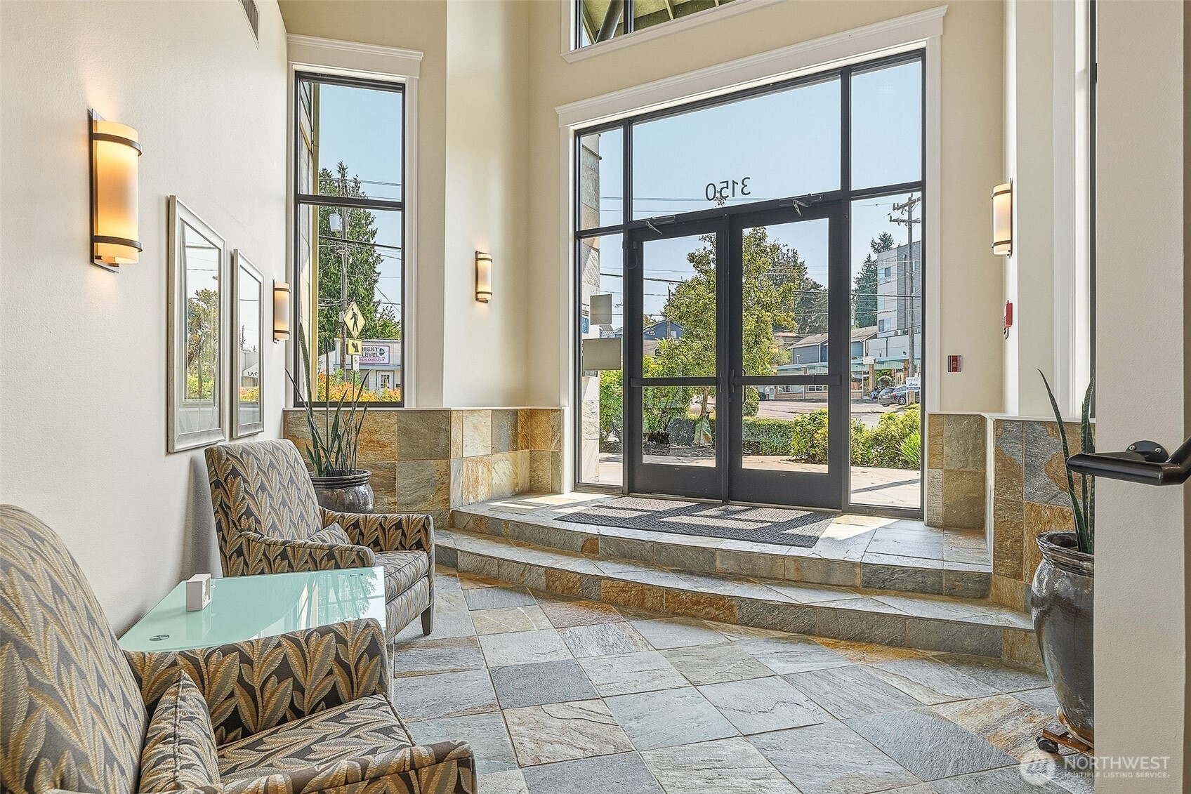 3150 W Government Way #201, Seattle, WA 98199, photo 3 of 36