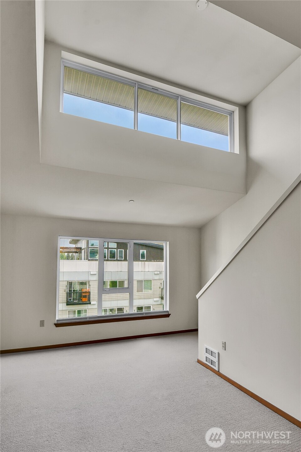 12334 31st Avenue NE #607, Seattle, WA 98125, photo 2 of 9