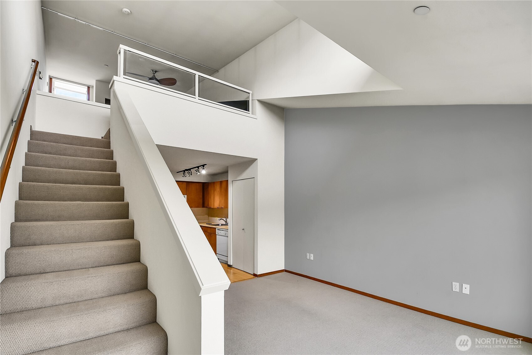 12334 31st Avenue NE #607, Seattle, WA 98125, photo 5 of 9