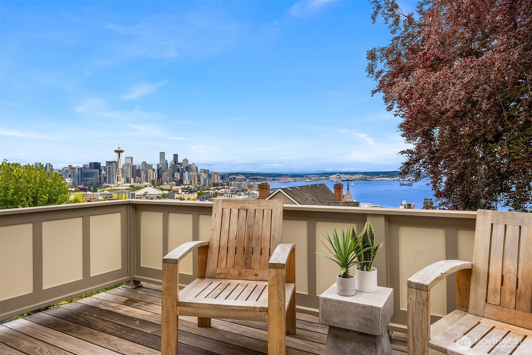 525 W Prospect Street #A, Seattle, WA 98119, photo 2 of 33