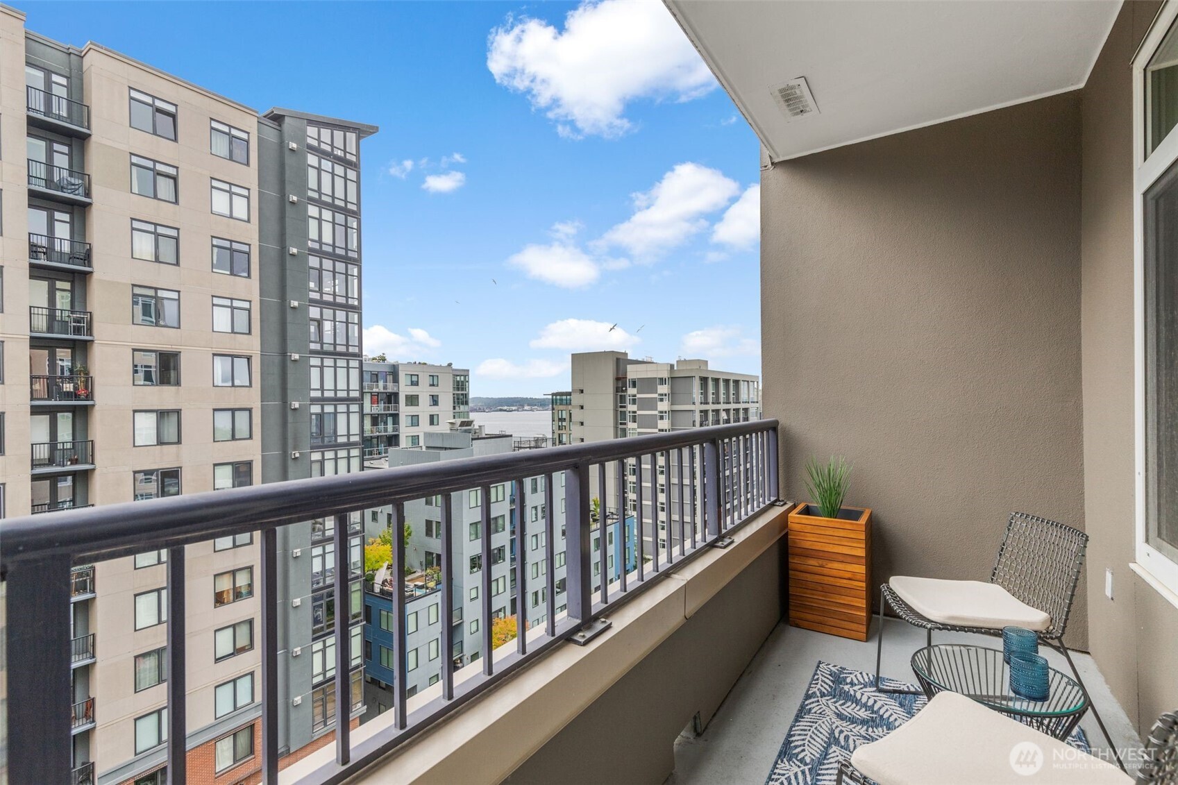 2801 1st Avenue #807