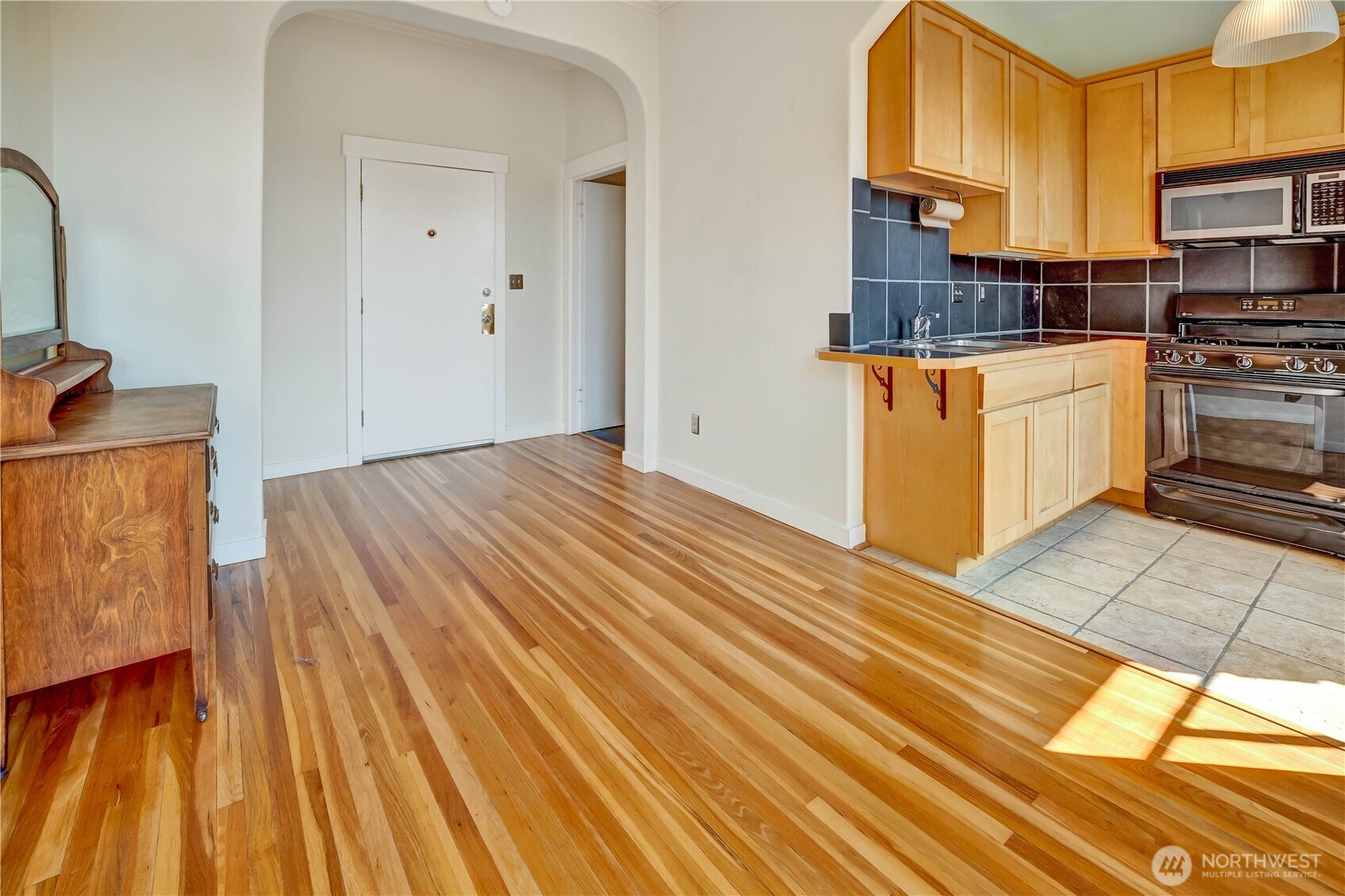 22 John Street #5, Seattle, WA 98109, photo 3 of 22