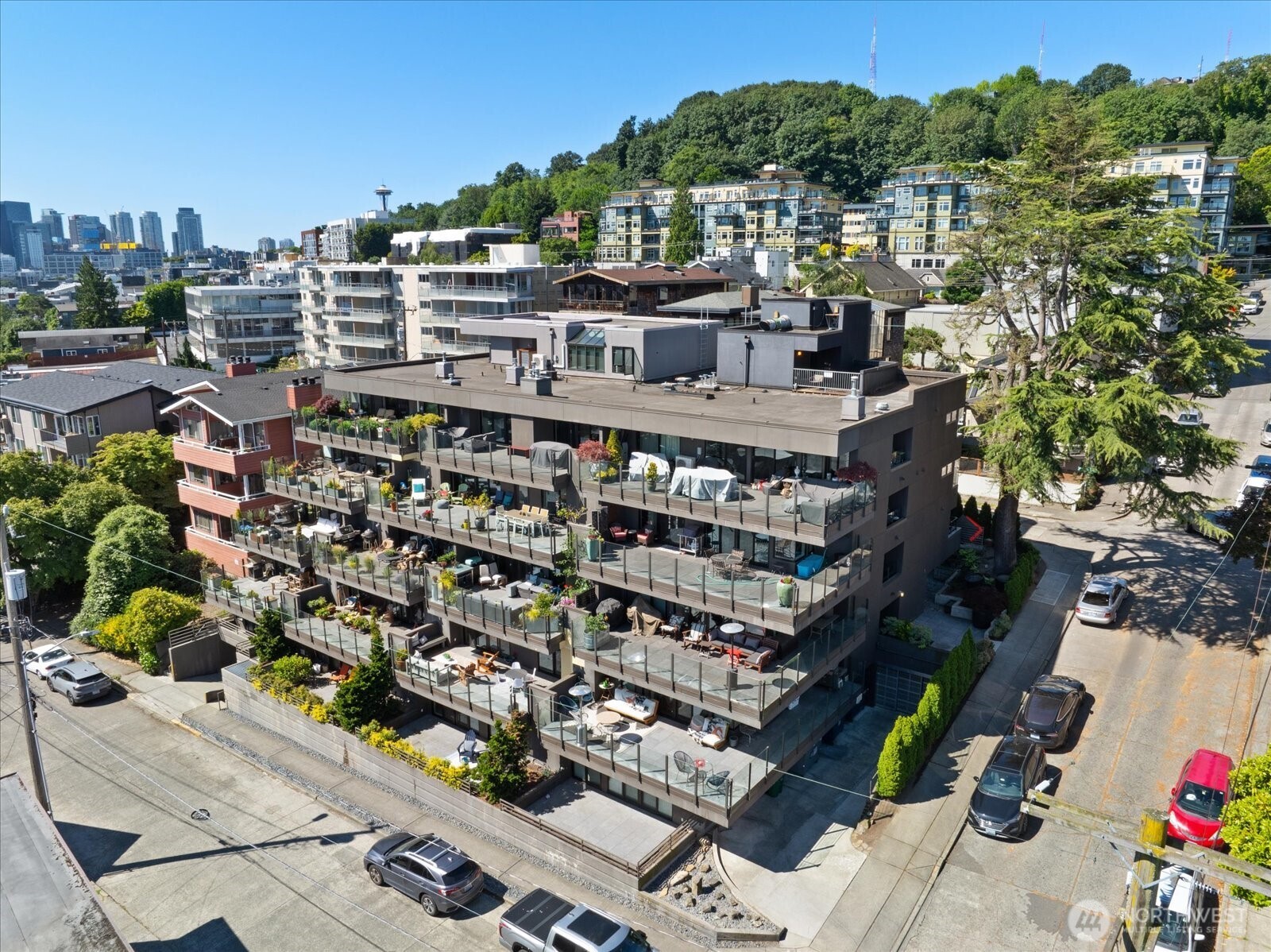2040 Waverly Place N #301, Seattle, WA 98109, photo 3 of 36