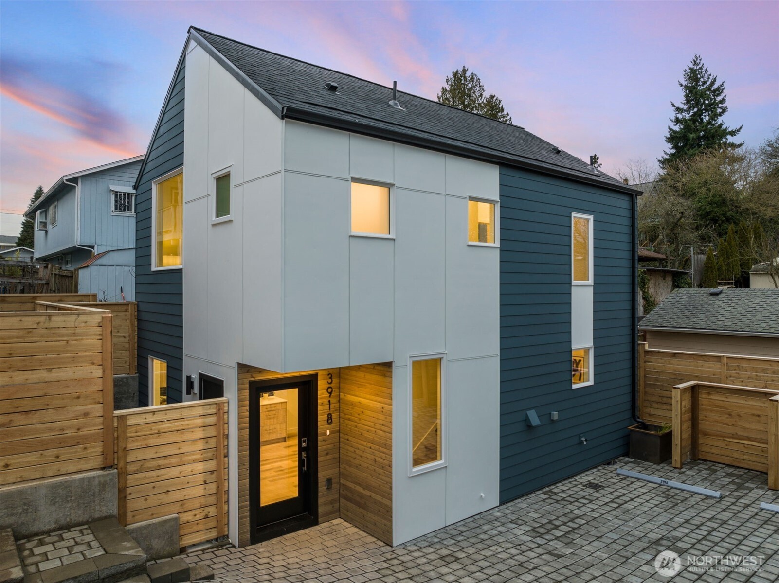 3918 S Juneau Street