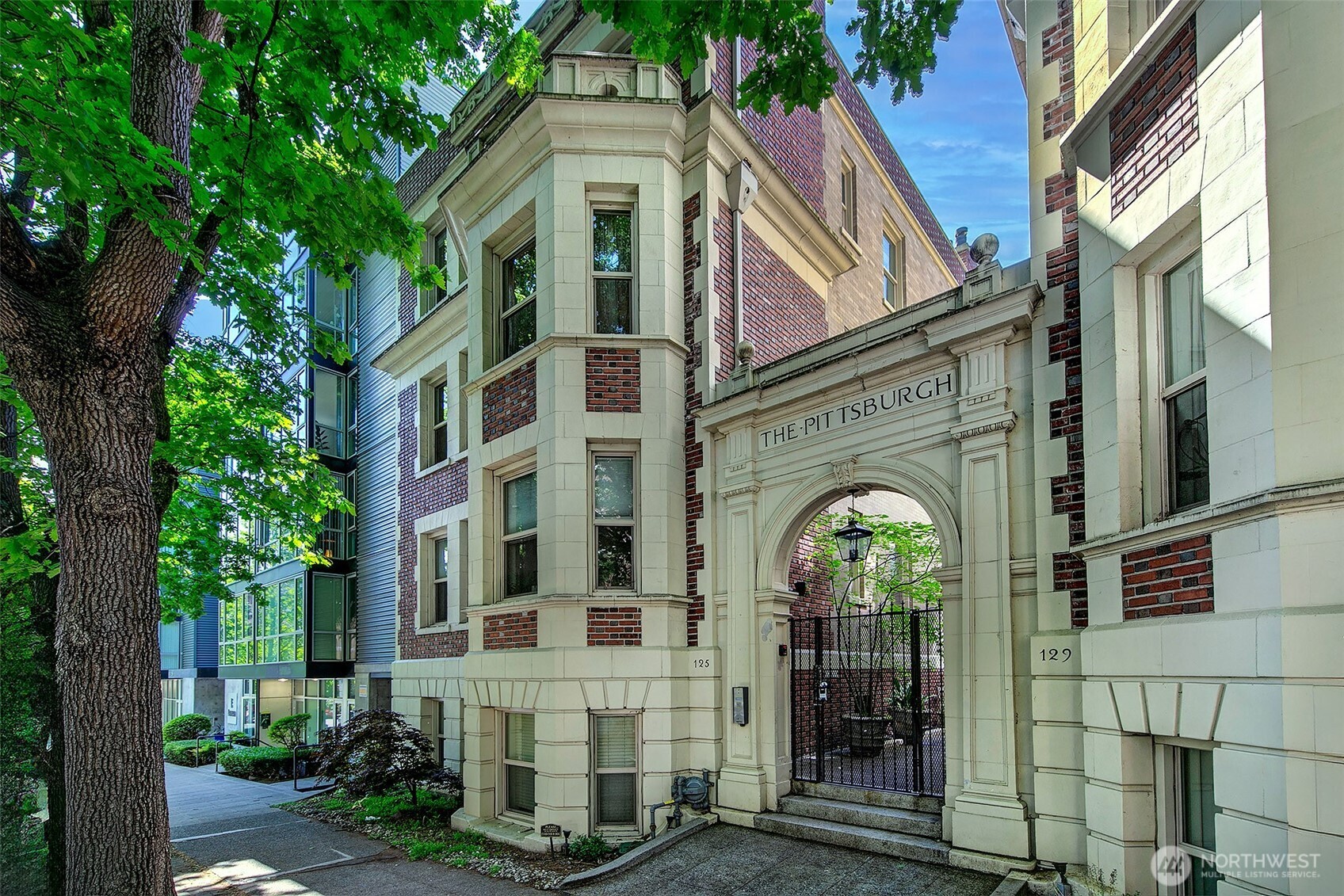 125 Warren Avenue N #J, Seattle, WA 98109, photo 5 of 33