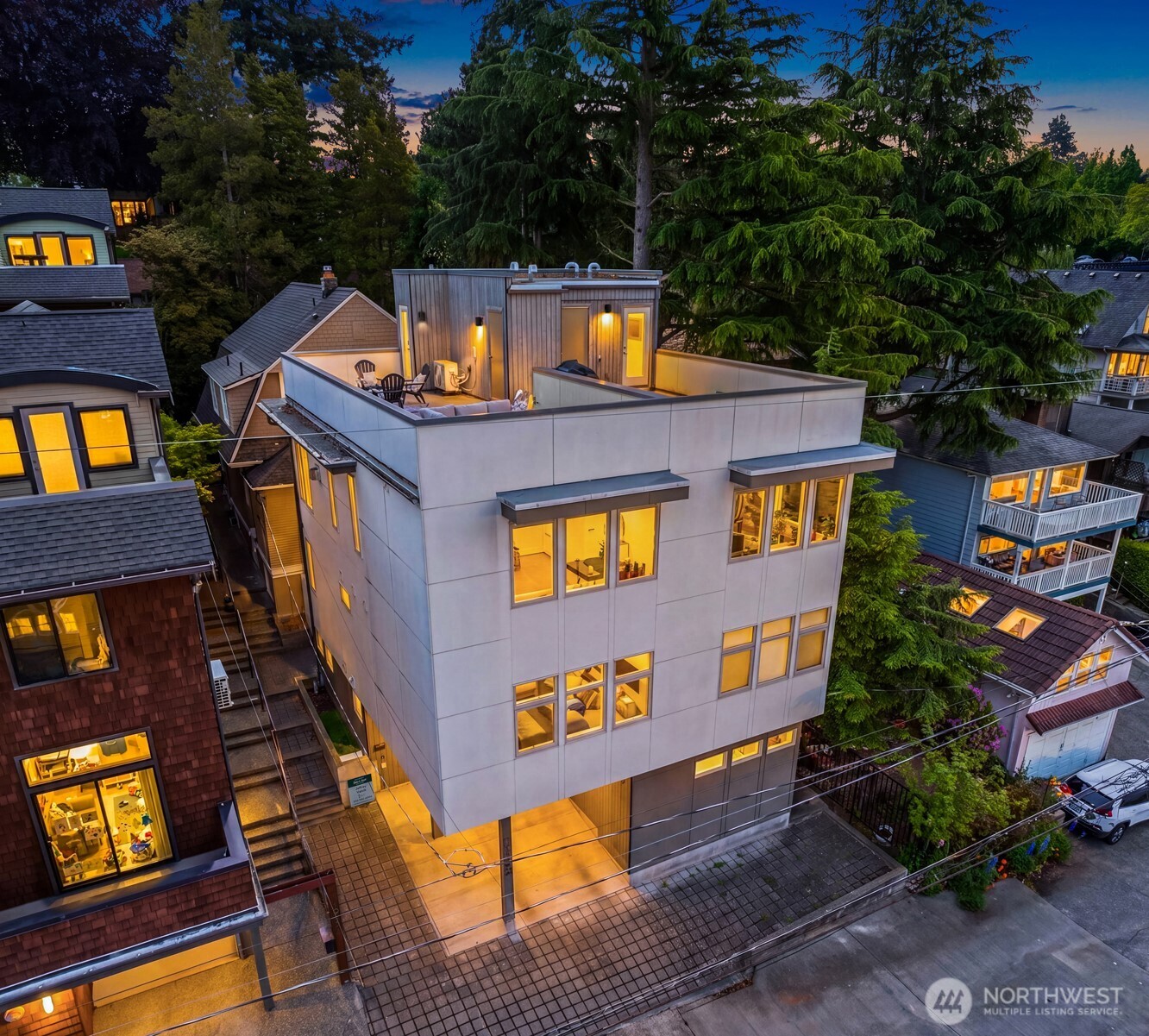 1935 B 7th Avenue W, Seattle, WA 98119, photo 2 of 34