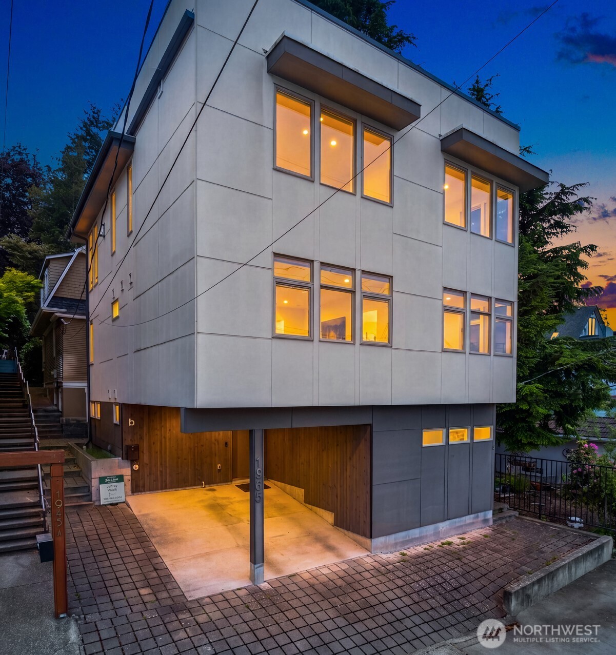 1935 B 7th Avenue W, Seattle, WA 98119, photo 4 of 34